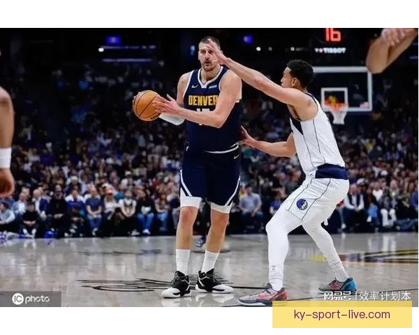 穆雷砍下赛季新高53分9记三分 约基奇23+21+19三双助掘金险胜独行侠